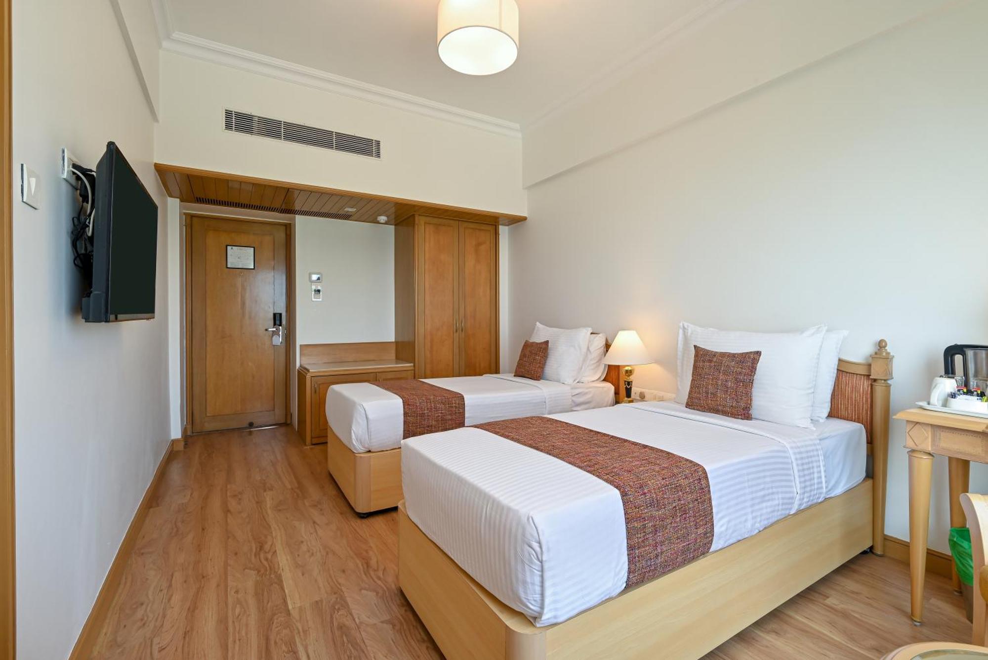 Fariyas Hotel Mumbai , Colaba Kültér fotó